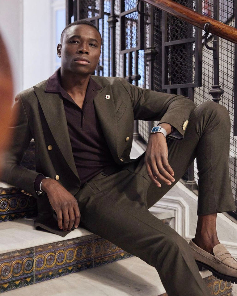 A square mens watch in rhodium-plated silver from Waldor & Co. with blue sunray dial. Miyota movement. The model is Conceptual 37 Antibes.