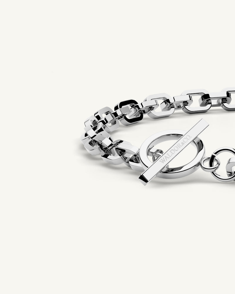 A polished stainless steel chain in silver from WALDOR & CO. The model is Demure Chain Polished.