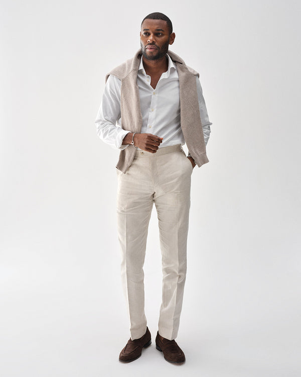 A polished stainless steel chain in silver from WALDOR & CO. The model is Demure Chain Polished.