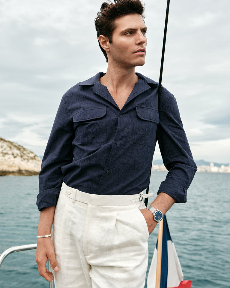 A round watch in silver from Waldor & Co. with blue sunray patterned dial. Ronda movement. The model is Original 40 Côte d'Azur 40mm.