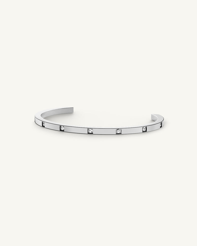 A Bangle Bracelet in stainless steel from Waldor & Co. The model is Brilliant Bangle Polished.