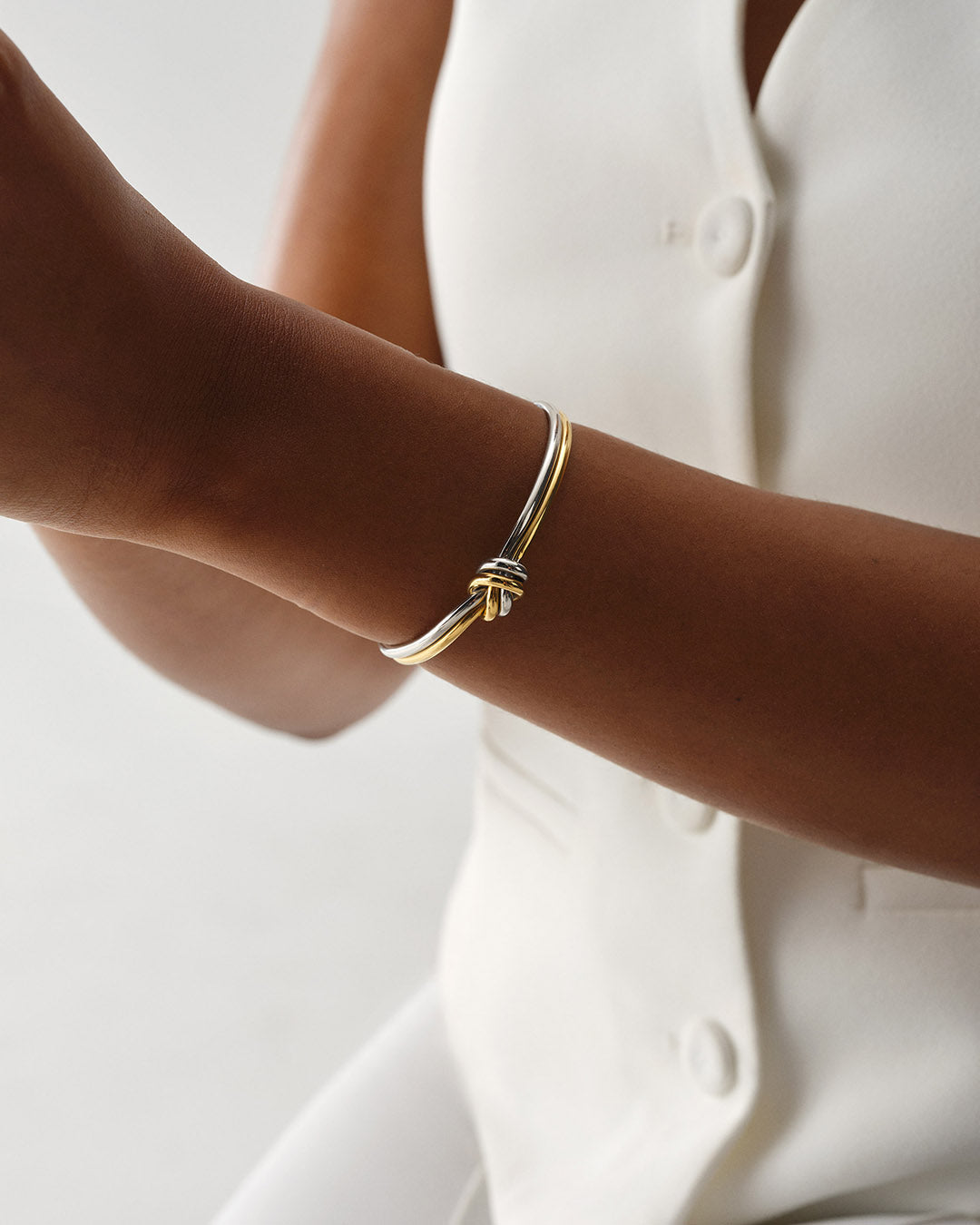 Dual Knot Bangle Polished | Waldor & Co. Bracelets – WALDOR & CO.