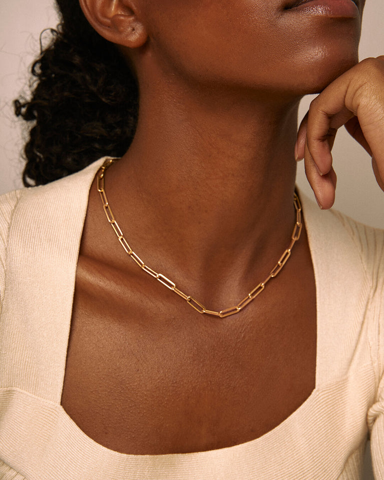  A Chain Necklace in 14k gold-plated from Waldor & Co. The model is Mirihi Chain Polished Gold.